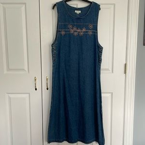 Denim jumper. Maxi style  Size L embroidered